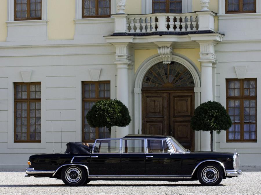  Mercedes-Benz S600 Pullman Landaulet 1965 года  (фото 8 из 8)